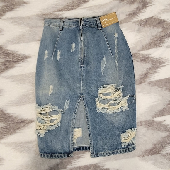 One Teaspoon Denim High Rise Mini Back Slit Distressed Skirt 27 - Picture 3 of 7